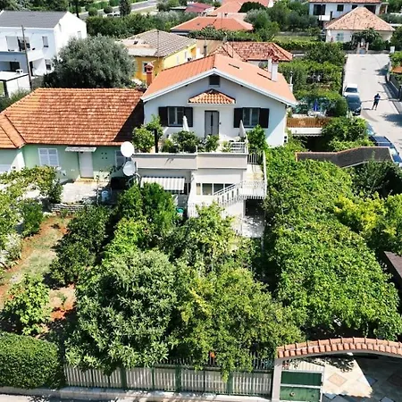 House Isabel Zara