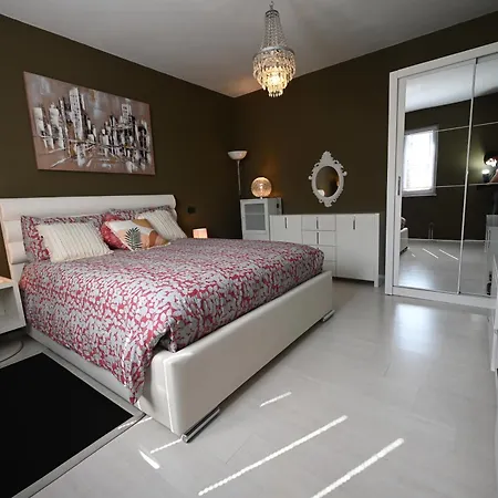 House Isabel Zara